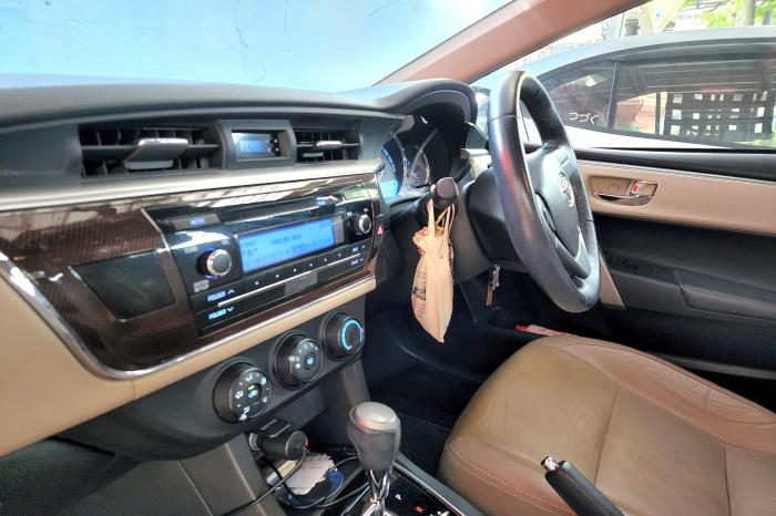 ขายรถบ้าน Toyota Altis 1.6G ปี 2014 สภาพสวยงามมาก
